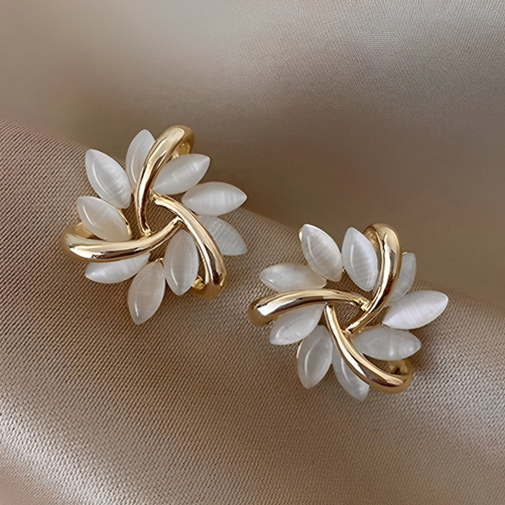 Courtney – Clous d'oreille ronds avec détails opale
