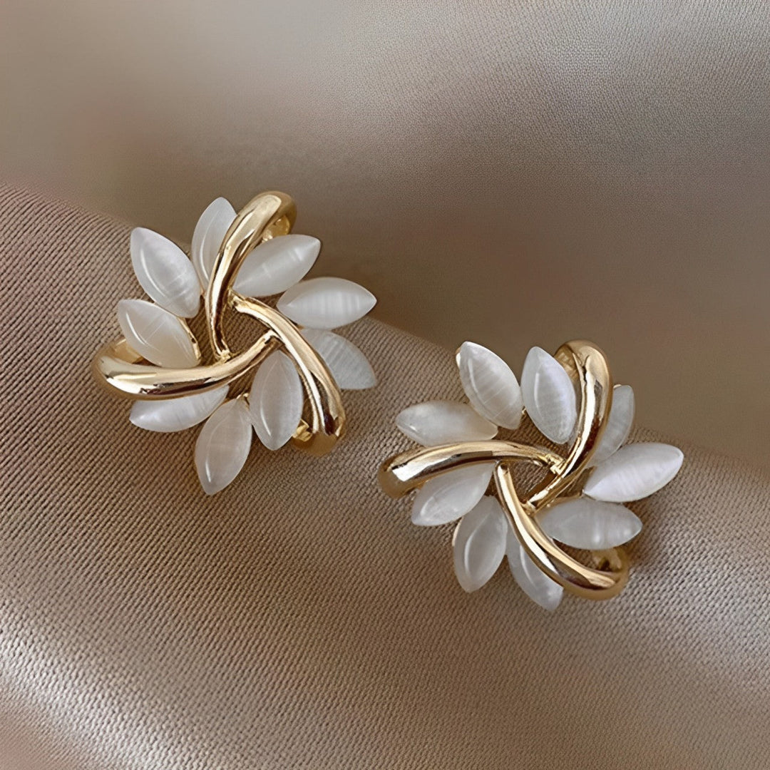 Courtney – Clous d'oreille ronds avec détails opale
