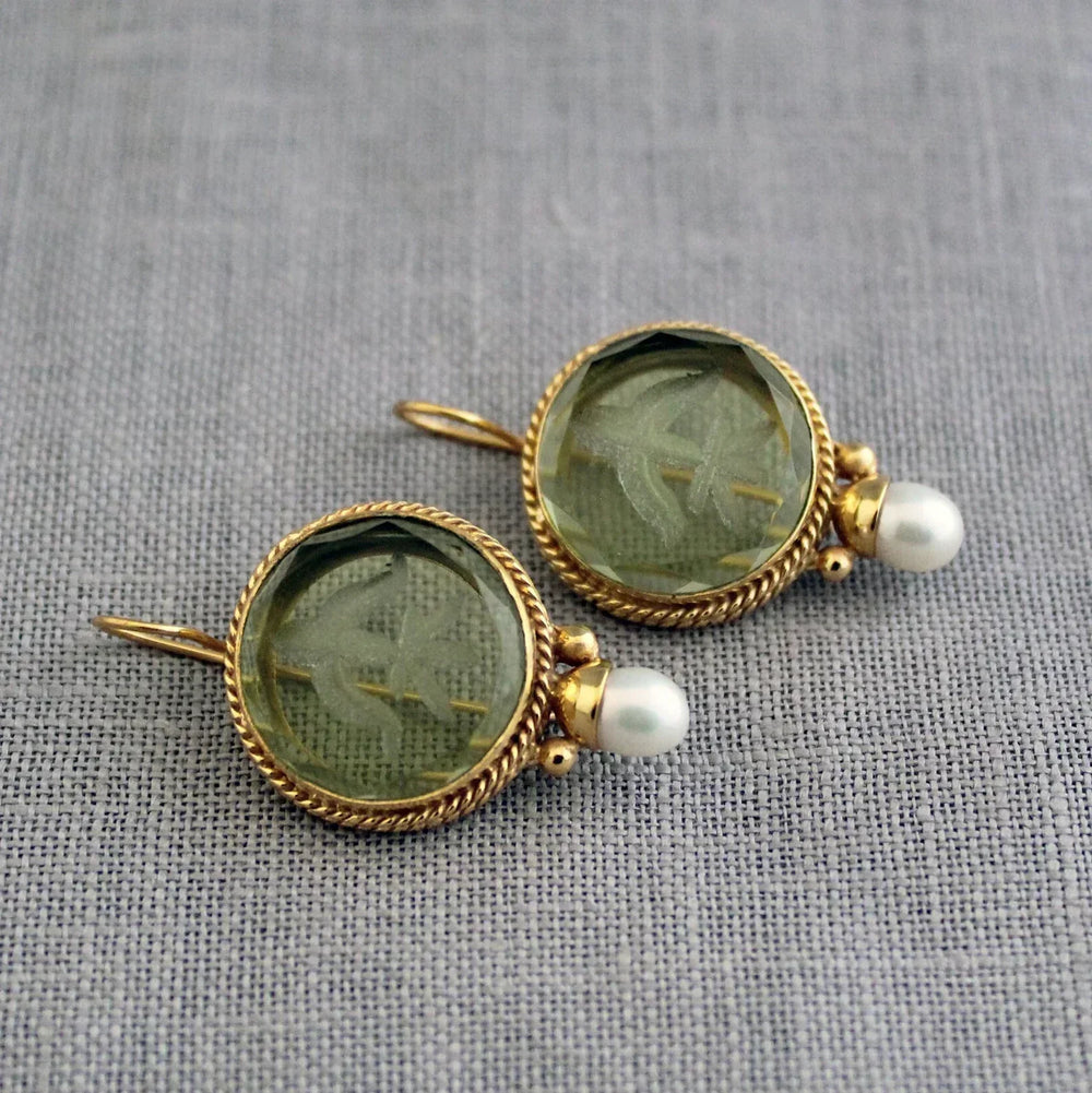 Penelope – Boucles d'oreilles vintage avec pierres vertes rondes