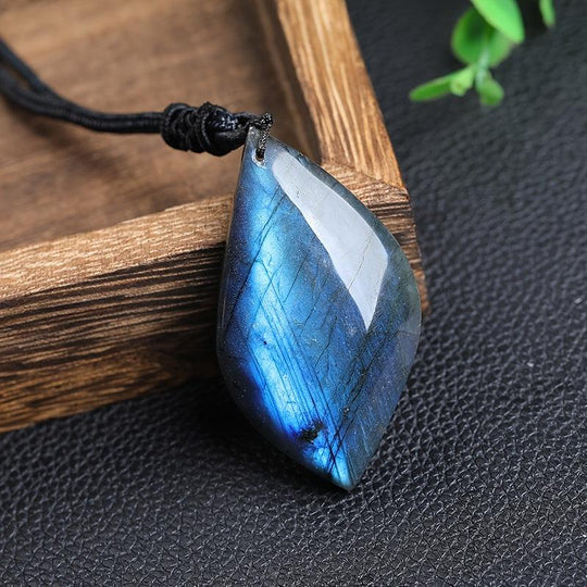 Adelheid | Collier avec labradorite