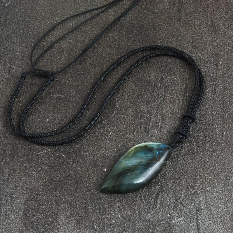 Adelheid | Collier avec labradorite