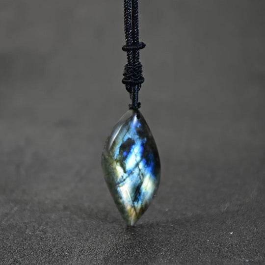 Adelheid | Collier avec labradorite