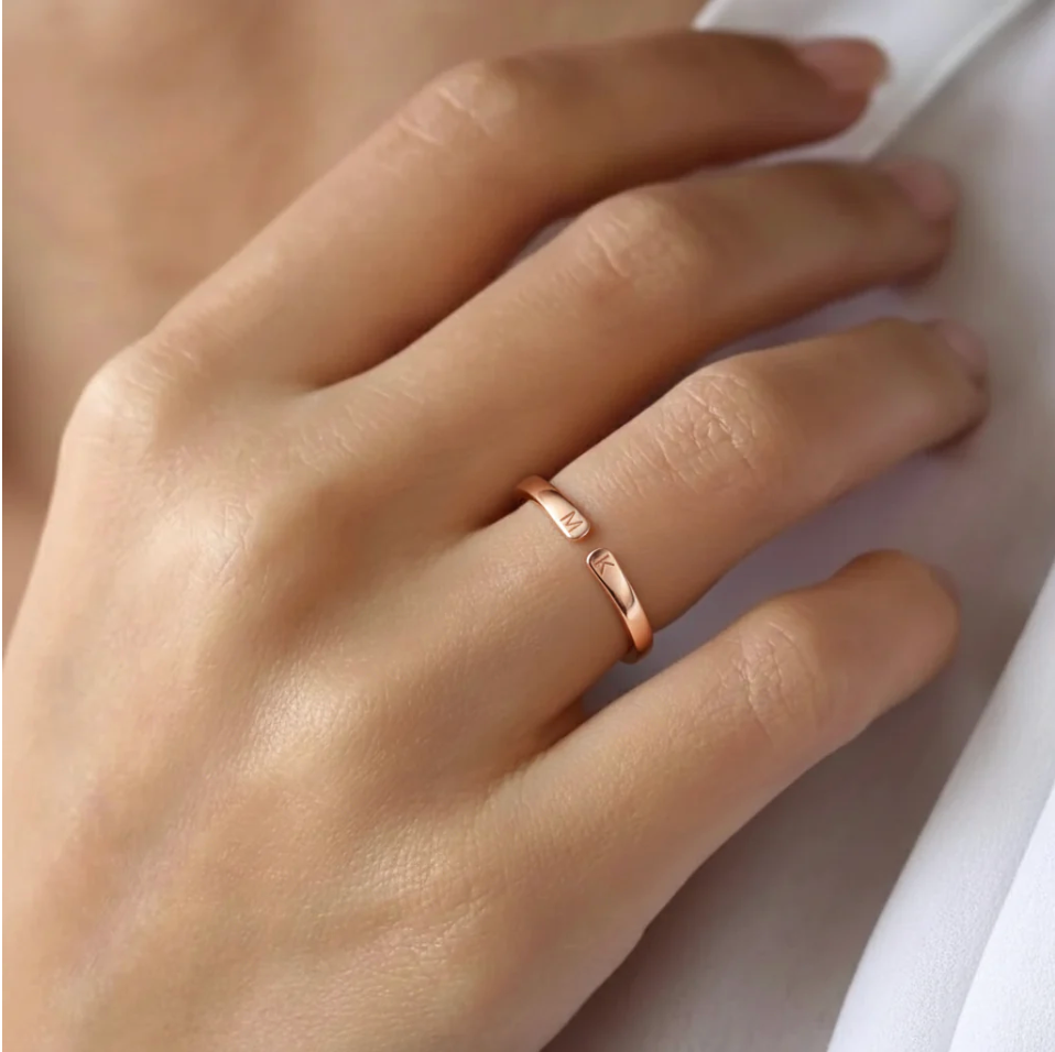 1+1 GRATUIT — Bague ajustable avec initiale