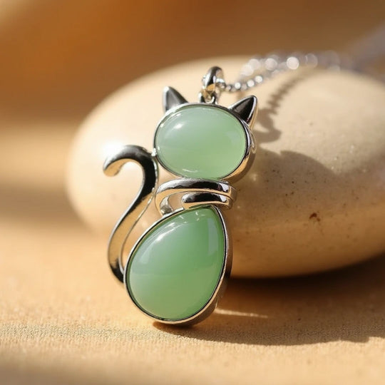 Collier pendentif chat avec pierre naturelle violette