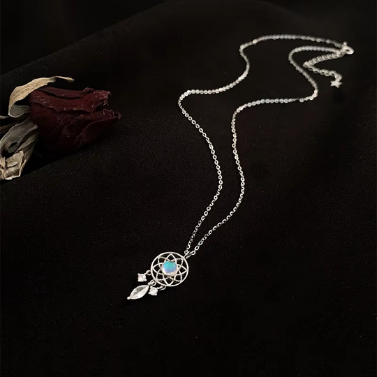 Noa | Pendentif attrape-rêves avec pierre bleue