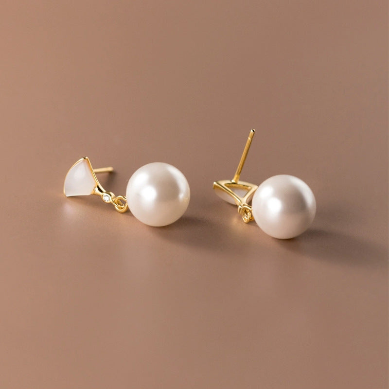 Boucles d'oreilles perlées rétro avec pendentifs argentés