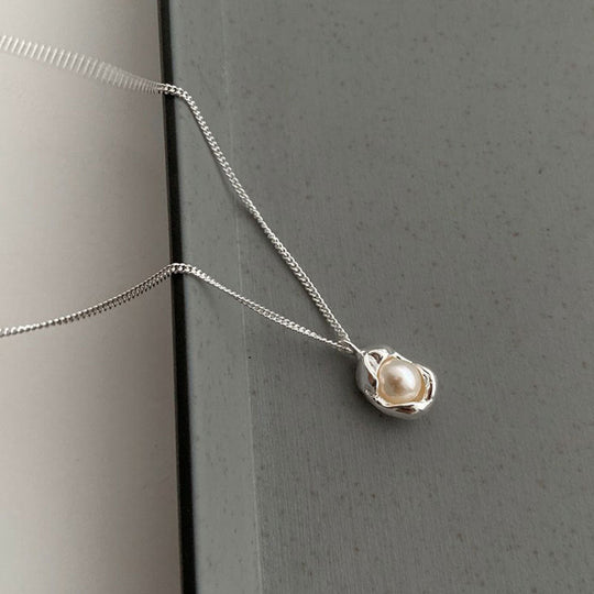 Bijoux en verre de Murano vintage : Collier avec perle pendante