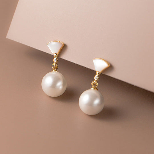 Boucles d'oreilles perlées rétro avec pendentifs argentés