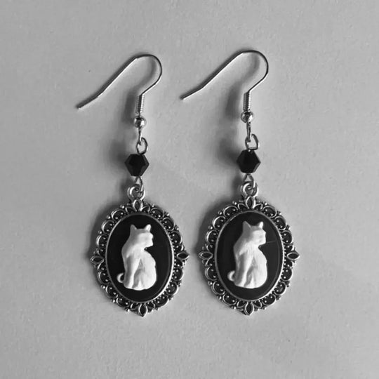 Boucles d'oreilles style vintage motif chat blanc