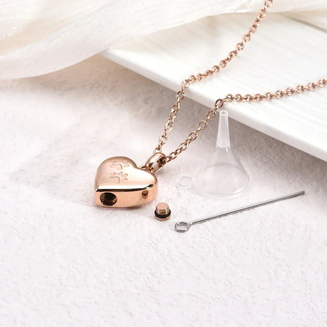 Collier souvenir en forme de cœur avec empreinte de patte