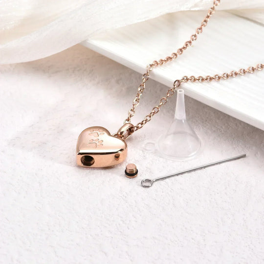 Collier souvenir en forme de cœur avec empreinte de patte