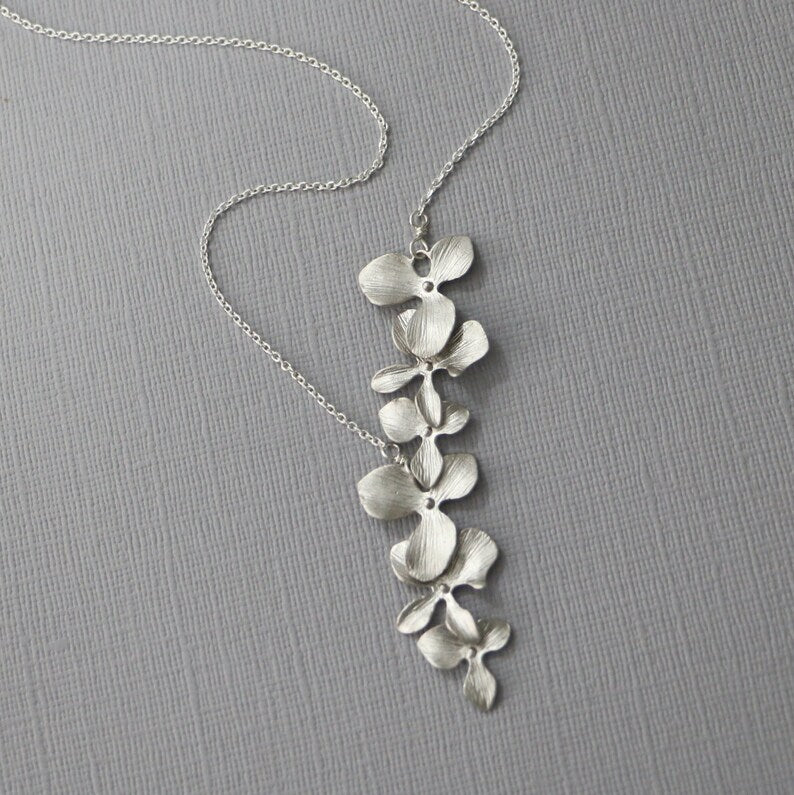Bloem – Collier délicat avec pendentif fleur, métal argenté