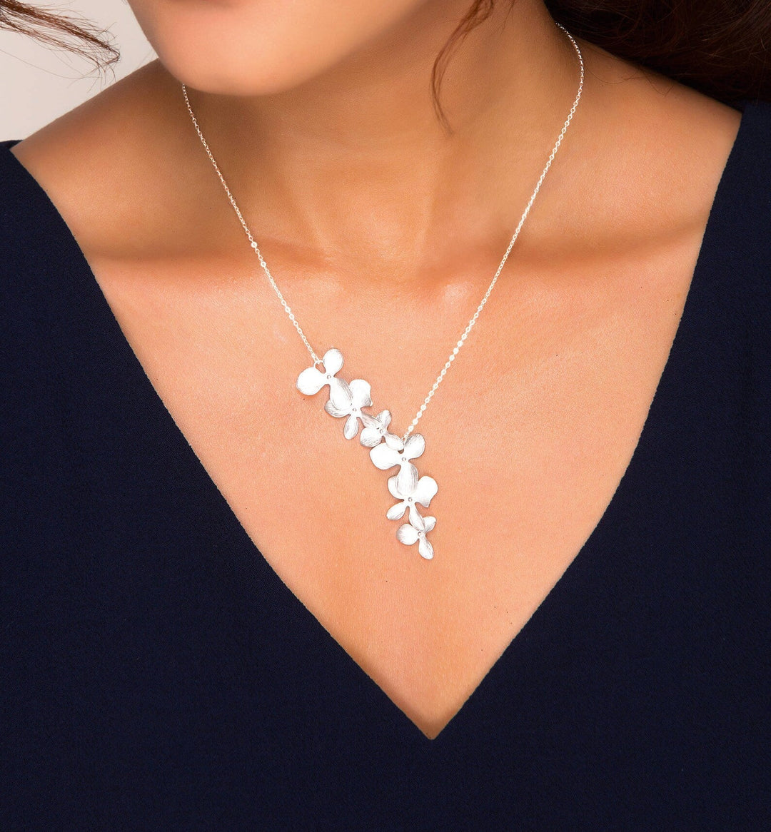 Bloem – Collier délicat avec pendentif fleur, métal argenté