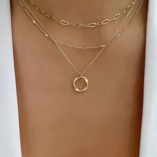 Nina – Collier vintage avec plaque dorée et pendentif