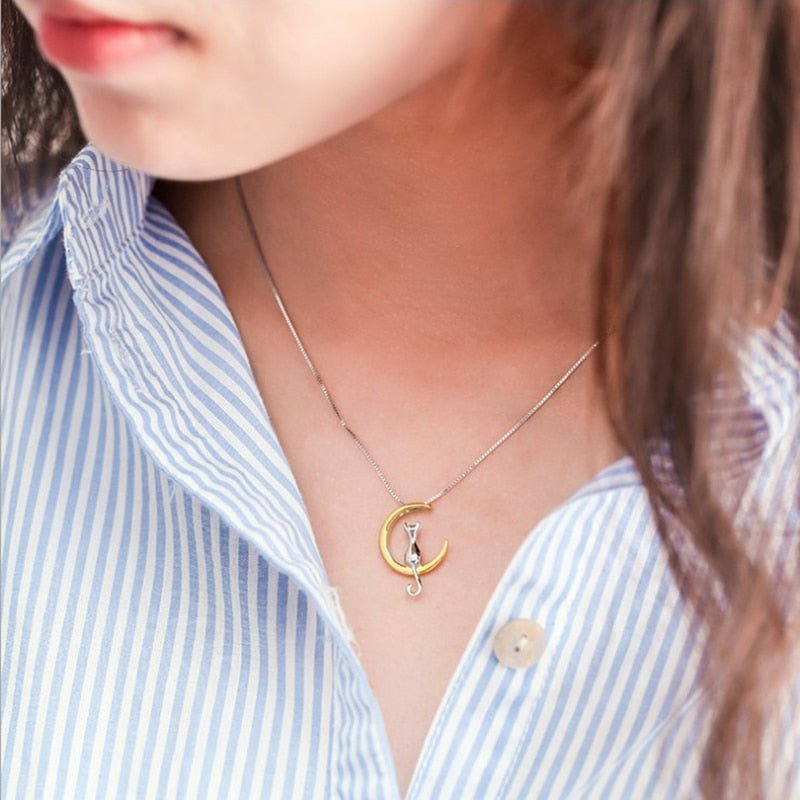 Collier élégant avec chat et demi-lune