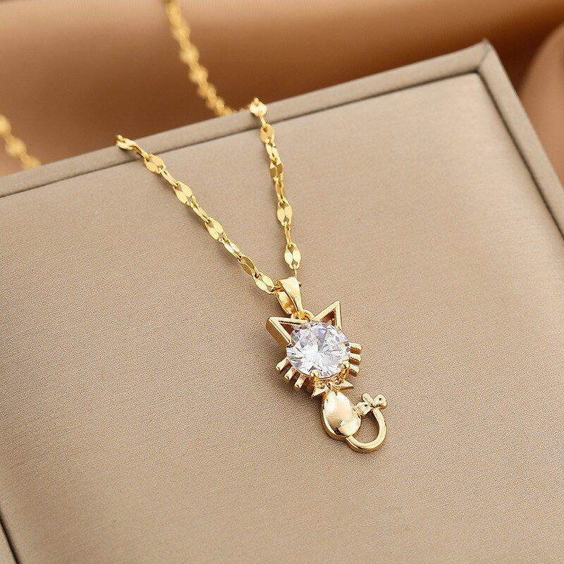 Pendentif chat plaqué or avec zircone
