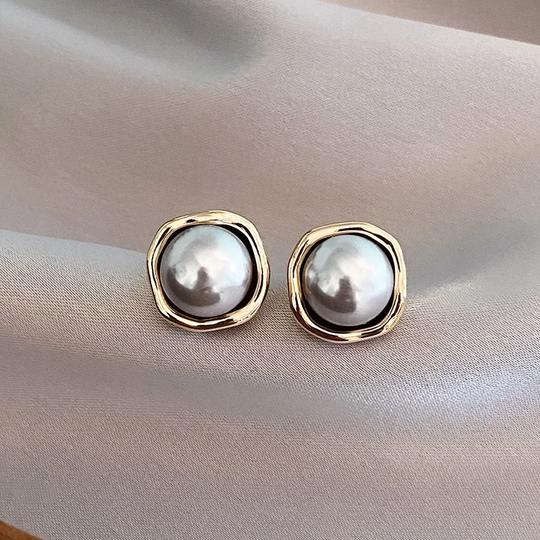 Kassandra – Boucles d'oreilles vintage élégantes avec perles noires