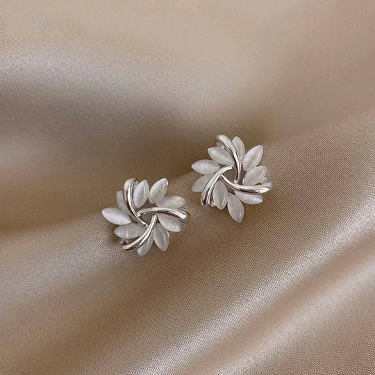 Courtney – Clous d'oreille ronds avec détails opale